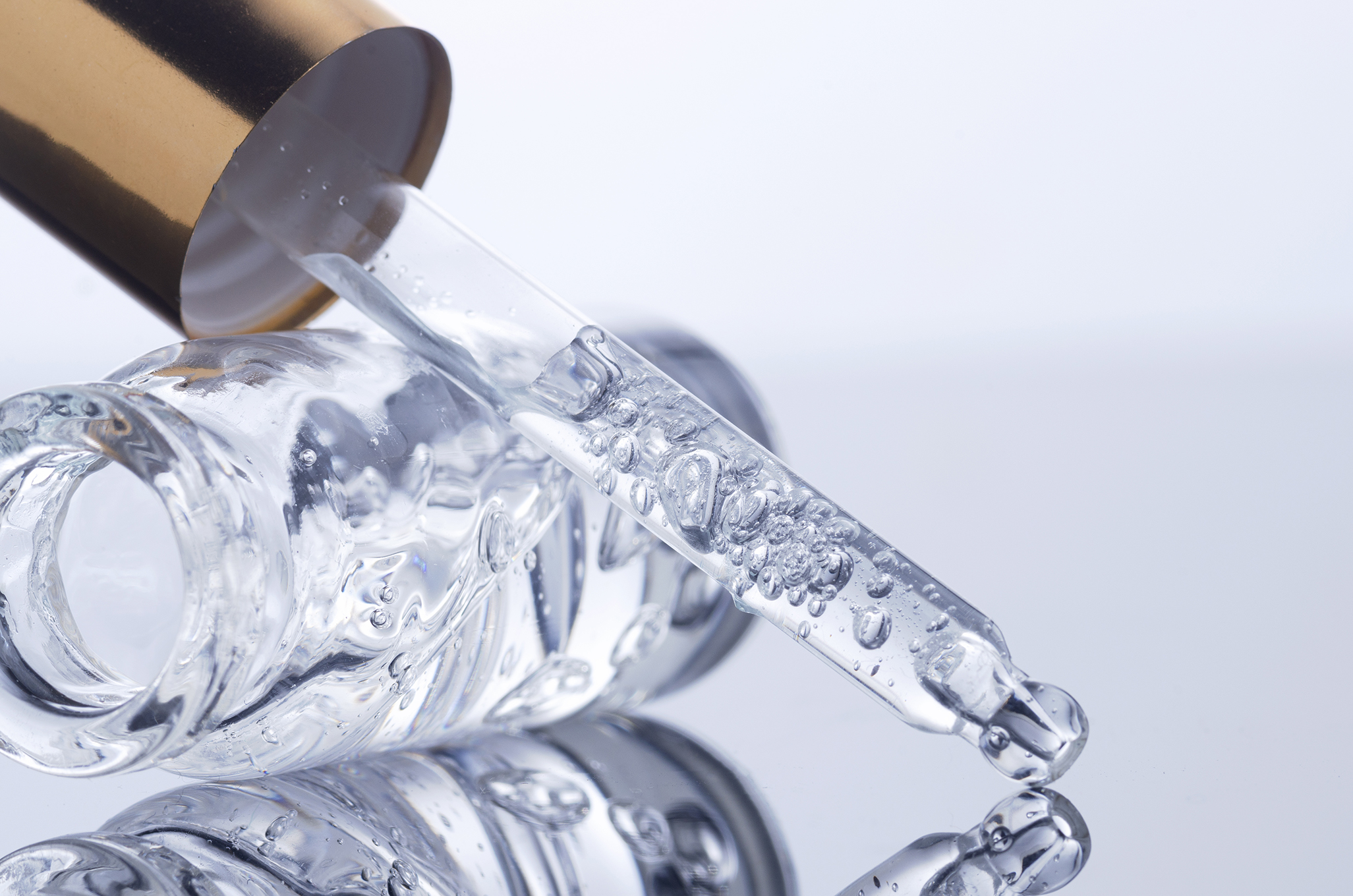 close-up-hyaluronic-acid-tratment